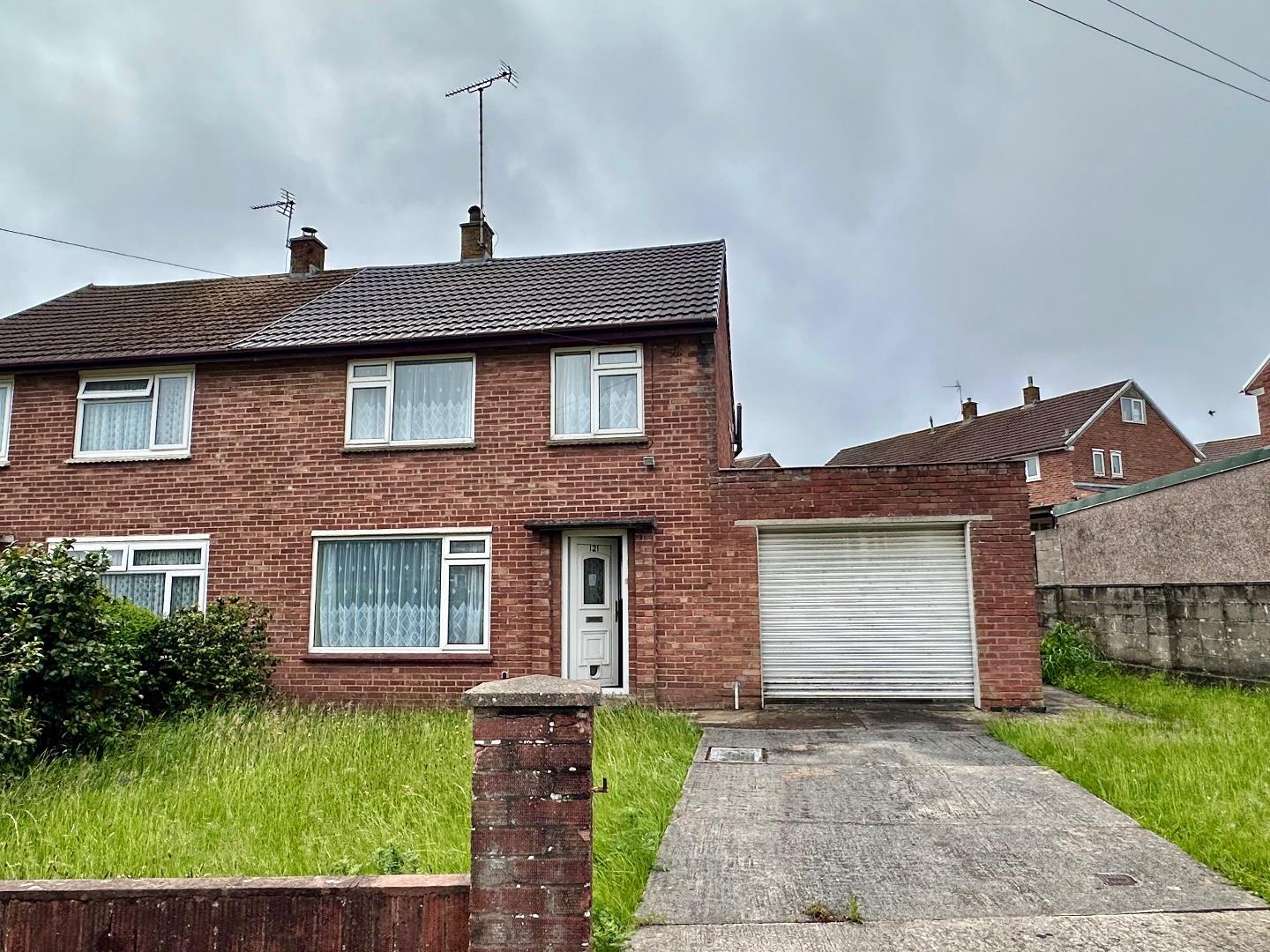 Heol-Y-Frenhines, Bridgend County Borough, CF31 4RT
